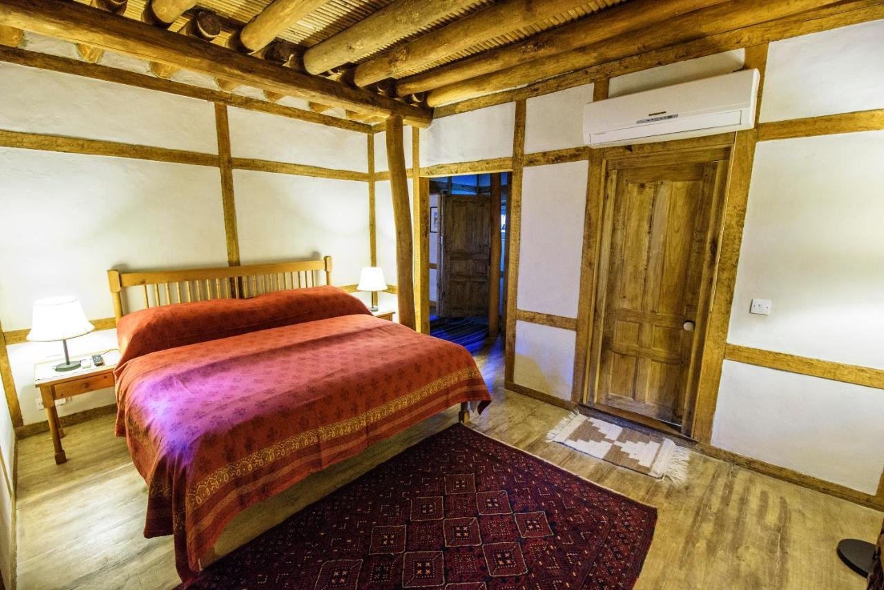Serena Khaplu Palace Exterior foto